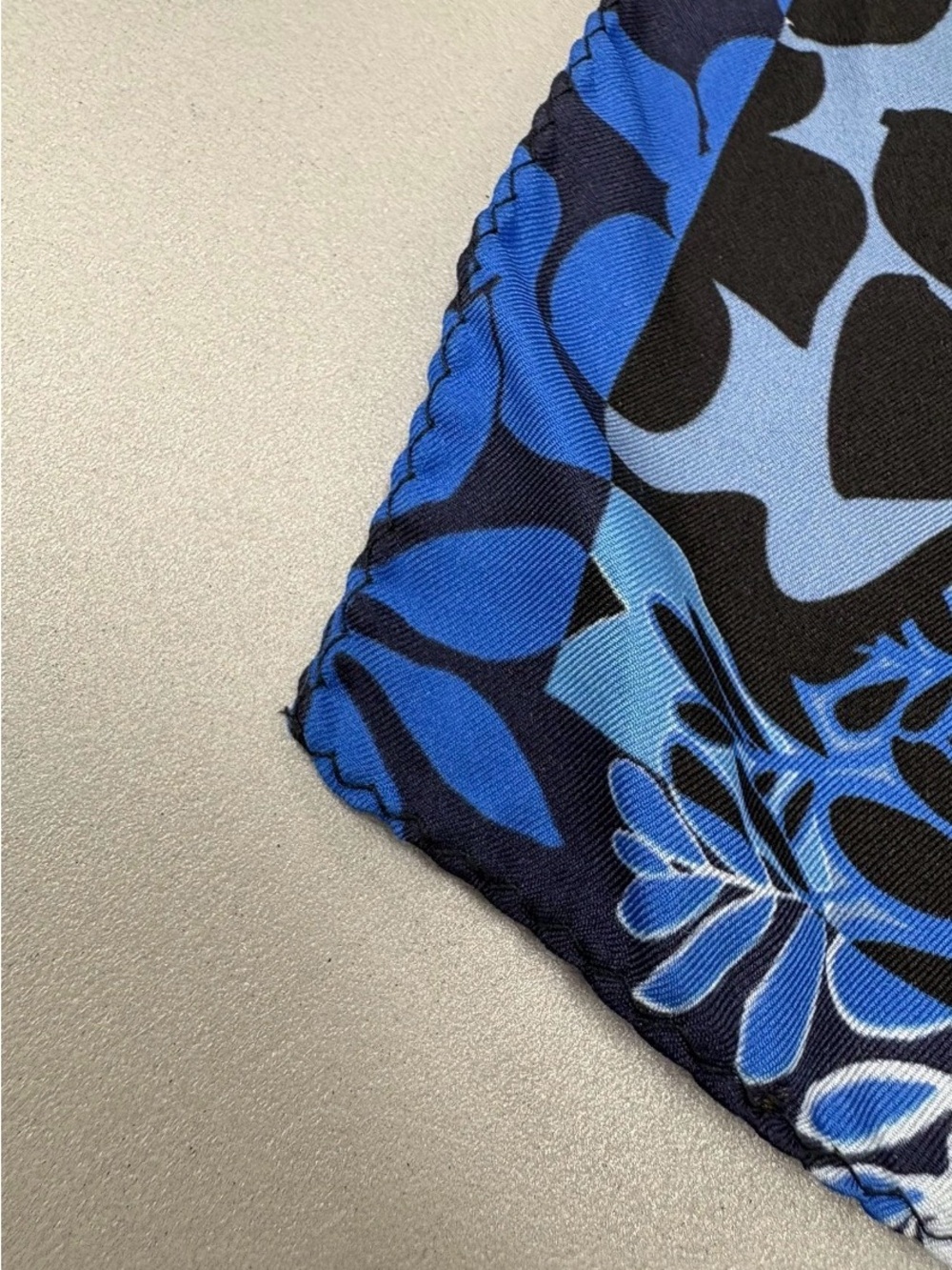ETRO Milano Blue Floral Silk Twill Pocket Square Mini Scarf 16x16 Made In Italy - Picture 7 of 9